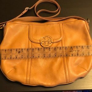 Tory Burch Amanda Classic Hobo Crossbody
